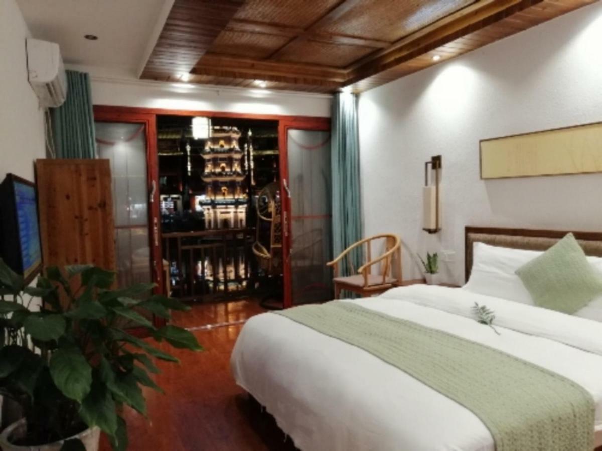 沱江缘民宿 Fenghuang Extérieur photo
